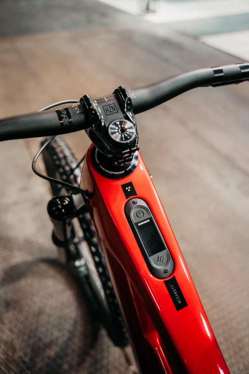 Nukeproof Megawatt-18 Large